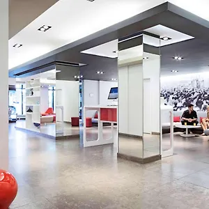 Отель Novotel Center, Монреаль