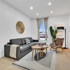 Deluxe Downtown Apart-hotel