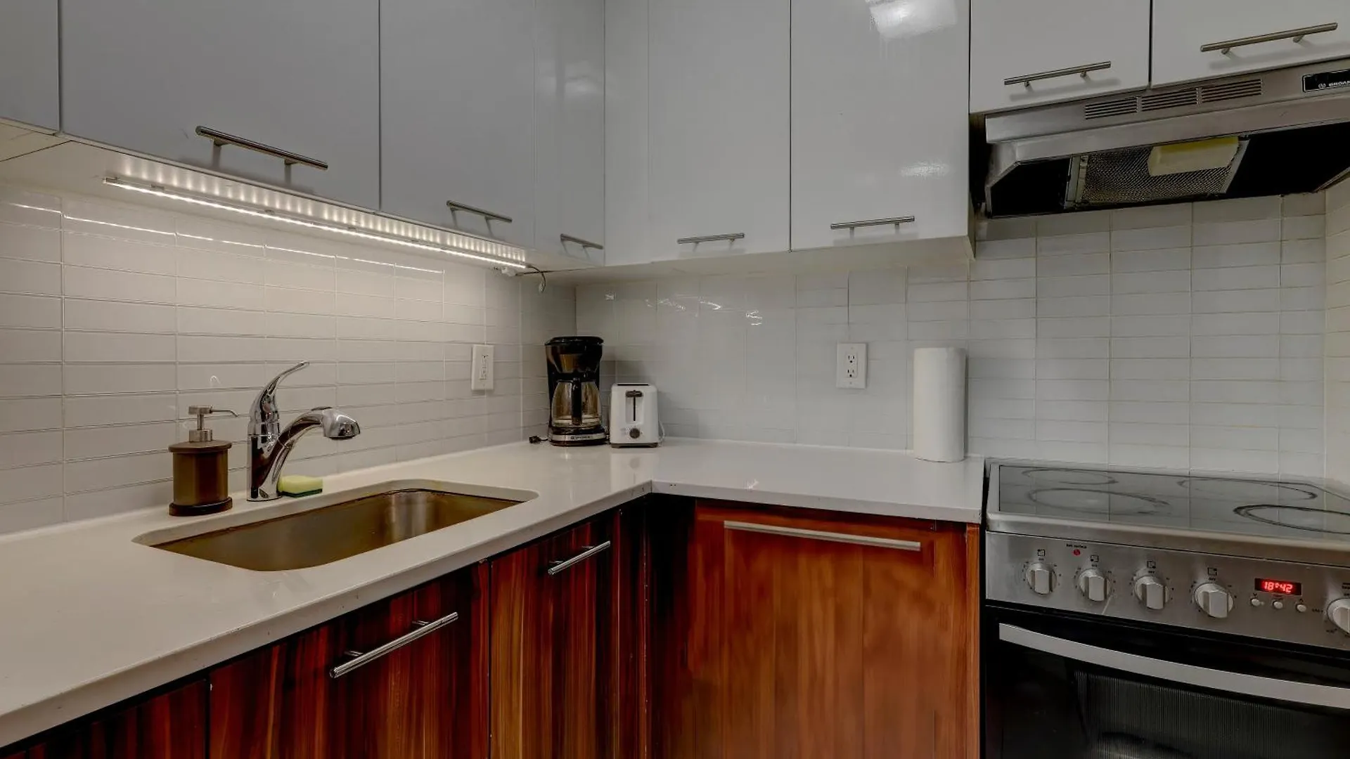 Awesome 1Bedroom Apartment Montreal Downtown Zm3 Kanada